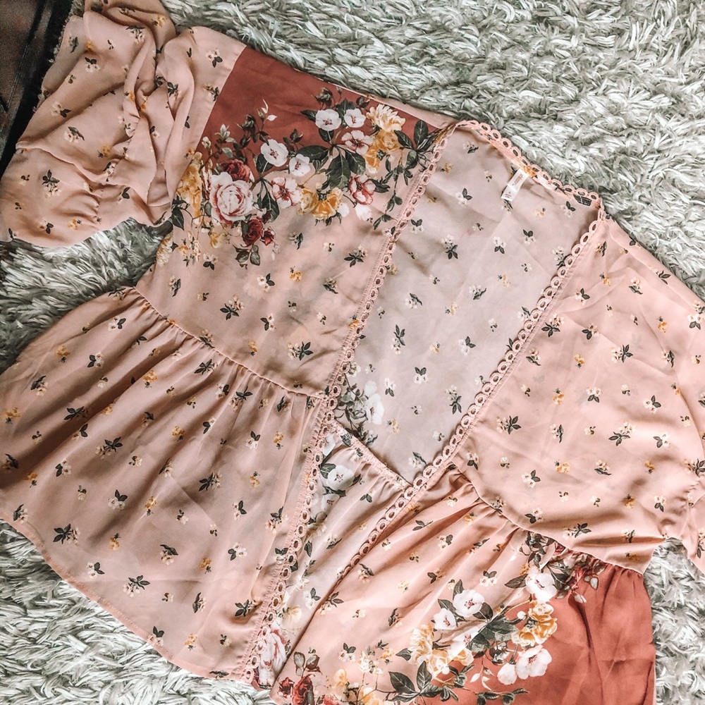 Pink floral kimono 🌸
